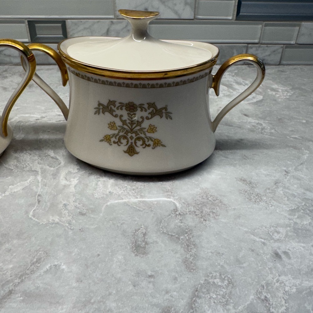Lenox Castle Garden Bone China Dinnerware SUGAR & CREAMER SET Floral Gold Trim - Picture 2 of 9